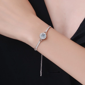 Luxury 925 sterling silver moissanite bracelet with adjustable chain and heart-shaped links