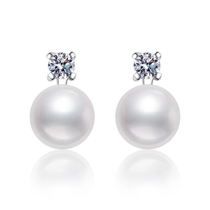 Elegant S925 sterling silver stud earrings with 8mm white pearl and sparkling moissanite