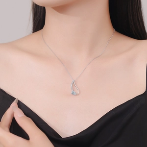 S925 sterling silver teardrop pendant necklace with 1ct heart-cut moissanite for women
