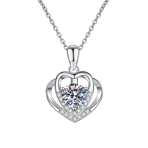Elegante S925 Sterlingsilber Herzanhänger Halskette mit 1 Karat Moissanit-Stein