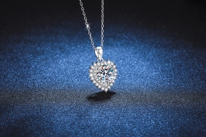 Detail of a 2-carat heart-shaped Moissanite pendant necklace with S925 silver finish