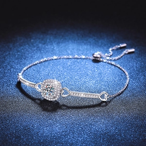 Bracelet en argent sterling S925 avec moissanite halo et accents de cœur femme
