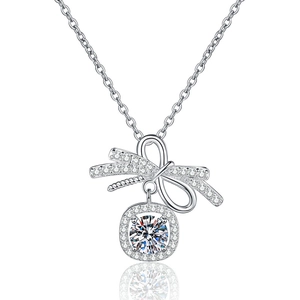 Élégant collier nœud en argent S925 avec un pendentif étincelant en moissanite 1 carat