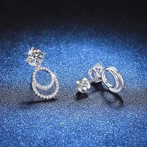 Luxurious S925 sterling silver earrings with 1ct D-color moissanite and interlocking rings