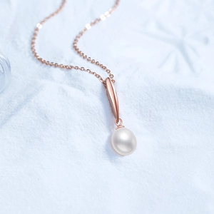 Collier élégant en argent S925 avec perle d'eau douce en finition or champagne