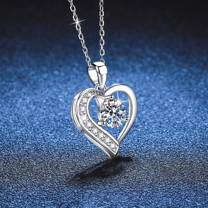 Collana Cuore dell'Oceano in argento sterling S925 con pendente in moissanite