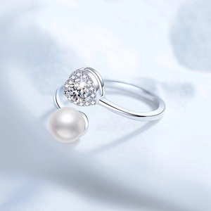 S925 Sterling Silber Verstellbarer Ring mit Süßwasserperle und Herz Moissanit Stein