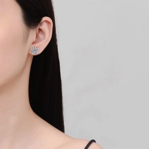 Elegant S925 sterling silver sunflower stud earrings with sparkling moissanite stones