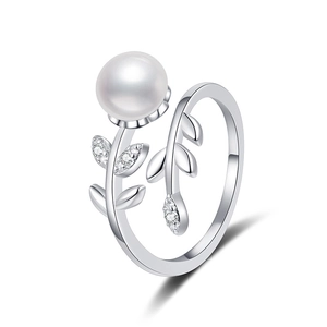 S925 sterling silver floral ring with natural freshwater pearl and leaf crystals