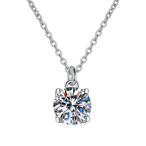 Classic S925 sterling silver necklace with a 1 carat round brilliant moissanite pendant