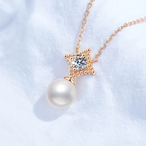 Elegant S925 silver necklace featuring a fresh water pearl and star moissanite pendant