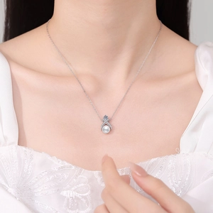 Elegant S925 silver necklace with cross moissanite pendant and natural freshwater pearl