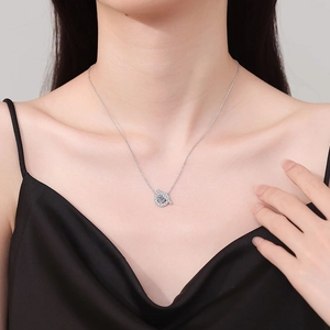 Classic S925 sterling silver pig nose necklace with a sparkling 1-carat moissanite pendant