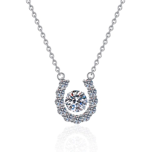 Elegant S925 sterling silver horseshoe necklace with 1ct D-color Moissanite pendant