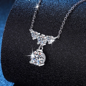 Luxuriöse S925 Sterlingsilberkette mit 1,5 Karat D-Farbe Moissanit-Anhänger für Damen