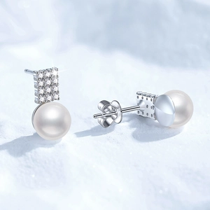 925 silver stud earrings featuring square pavé crystals and elegant round white pearls