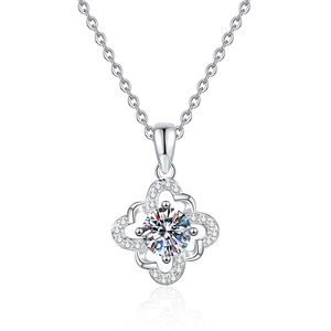 S925 sterling silver four-leaf clover necklace featuring 1 carat round moissanite