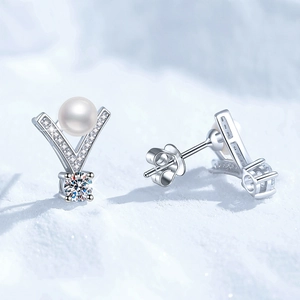 Elegant S925 silver V-shaped earrings with freshwater pearl and moissanite stones