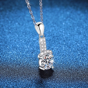 S925 sterling silver moissanite necklace featuring a 1ct round brilliant cut pendant