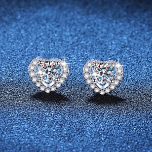 925 Sterling Silver Heart Stud Earrings For Women Luxurious Moissanite Inlaid White Gold Plated Elegant Fine Jewelry Gift