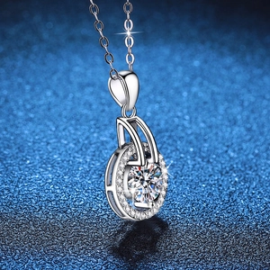 Collier pendentif en argent sterling S925 avec moissanite et design halo étoilé