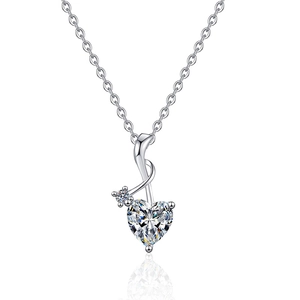 Élégant collier cœur en argent sterling S925 avec pendentif moissanite étincelant 1 carat
