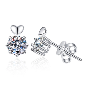 Orecchini a lobo a cuore in argento S925 con pietre Moissanite a sei griffe