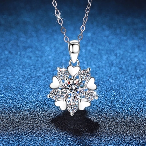 Collier en Argent Sterling S925 Pendentif Cœur Flocon de Neige Moissanite Couleur D Bijoux pour Femmes Cadeau de Noël