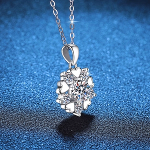 Élégant collier pendentif cœur flocon de neige en argent S925 avec moissanite étincelante