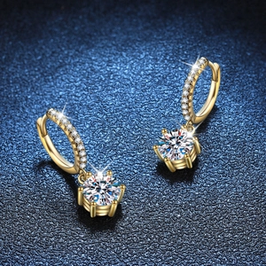 Σκουλαρίκια κρίκοι moissanite από ασήμι S925 με χρυσό φινίρισμα και κλασικό δέσιμο έξι δοντιών