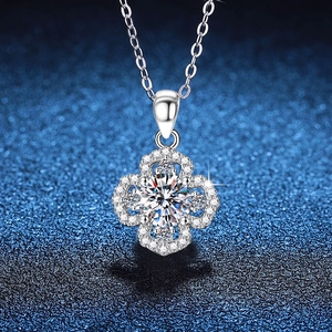 925 Sterling Silver Moissanite Clover Pendant Necklace For Women Luxury Four Leaf Flower Zirconia Inlaid Chain Jewelry Gift