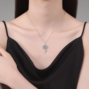Elegant S925 sterling silver sunflower pendant necklace with 1ct moissanite stones