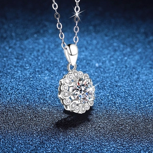 Collier en argent sterling 925 avec pendentif tournesol et pierre de moissanite 1 carat