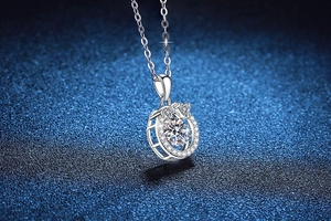 Macro shot of 1ct Moissanite dancing stone pendant in S925 sterling silver frame