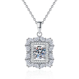 Collier en argent sterling S925 avec pendentif carré halo en moissanite de 1 carat
