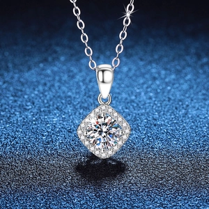 925 Sterling Silver Moissanite Pendant Necklace Square Halo Design Sparkling Stone Fashion Jewelry For Women Elegant Neckpiece