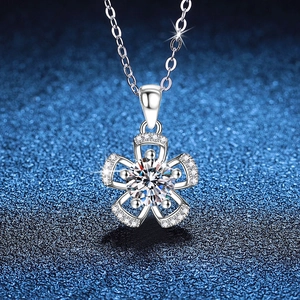 S925 Sterling Silver Flower Pendant Necklace 1 Carat Moissanite Rhinestone Inlaid Luxury Fashion Jewelry Gift For Women