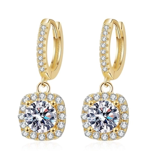 Pendientes colgantes de plata 925 bañados en oro 14k con moissanita y halo cuadrado
