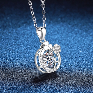 Collier élégant en argent S925 avec pendentif fleur mobile en moissanite de 1 carat