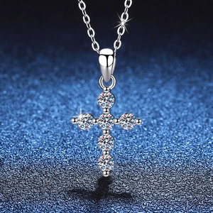 S925 Sterling Silver Moissanite Cross Pendant Necklace For Women D Color Moissanite Jewelry Light Luxury Inlaid Chain Necklace