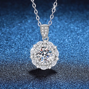 925 Sterling Silver Moissanite Necklace For Women Luxurious Starry Sky Crown Sunflower Pendant D Color Moissanite Jewelry Gift