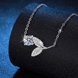 925 Sterling Silver Moissanite Pendant Necklace For Women 1ct D Color Leaf Shape Inlaid Elegant Fashion Jewelry For Dating