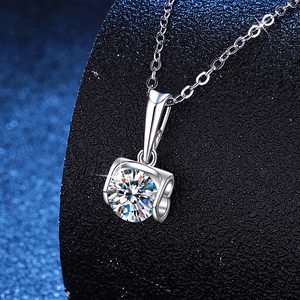 925 Sterlingsilber Moissanit Anhänger Halskette Für Damen Angel Kiss 1 Karat D Farbe Moissanit Herz Halskette Valentinstag Geschenk Schmuck