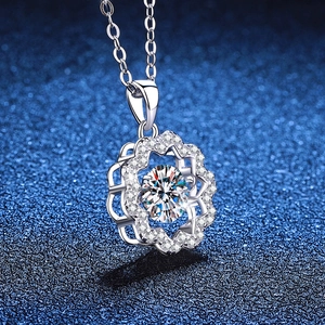 Sparkling S925 sterling silver moissanite necklace with brilliant flower petal pendant