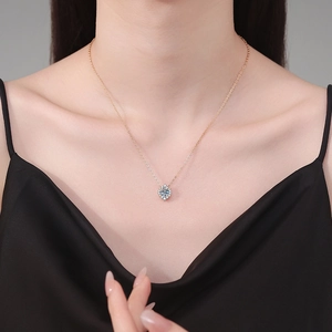 Elegante Halskette aus S925 Sterlingsilber in Roségold mit 1 Karat Moissanit-Anhänger