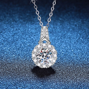 Lussuosa Collana Con Ciondolo In Moissanite Halo Rotondo In Argento Sterling 925 Con Catena Regolabile E Corona Gioielli Da Donna Con Certificato GRA