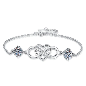 Adjustable S925 sterling silver infinity heart bracelet with moissanite stones
