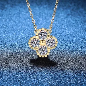 S925 sterling silver four-leaf clover necklace in rose gold with brilliant moissanite