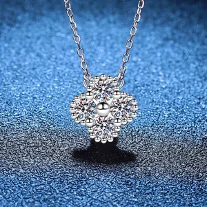 Elegant S925 sterling silver four-leaf clover necklace featuring premium round-cut stones