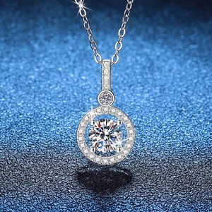 Collana con Ciondolo Halo in Argento Sterling 925 Moissanite per Donna Colore D Catena a Clavicola Tonda in Zirconia Gioielli Regalo